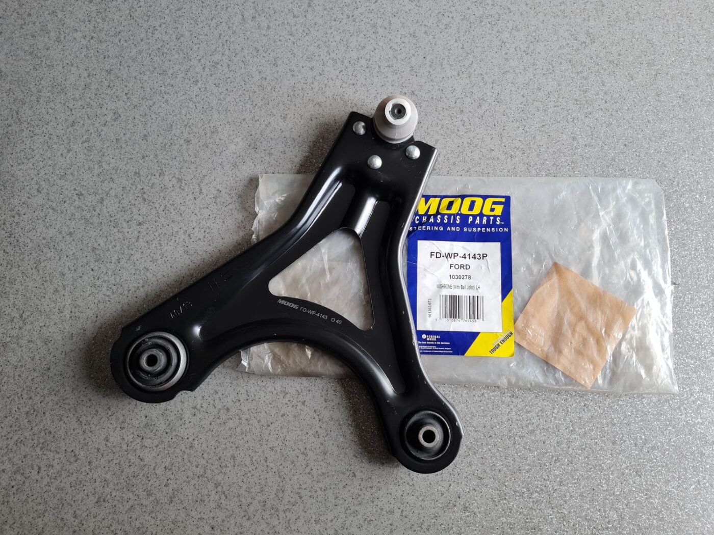 Priekšējas piekares svira priekš