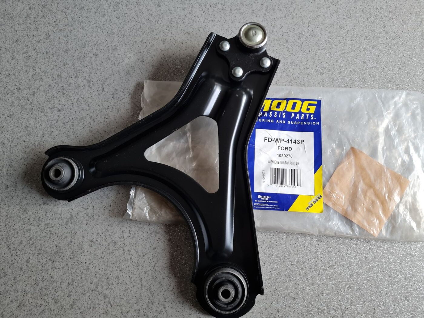 Priekšējas piekares svira priekš