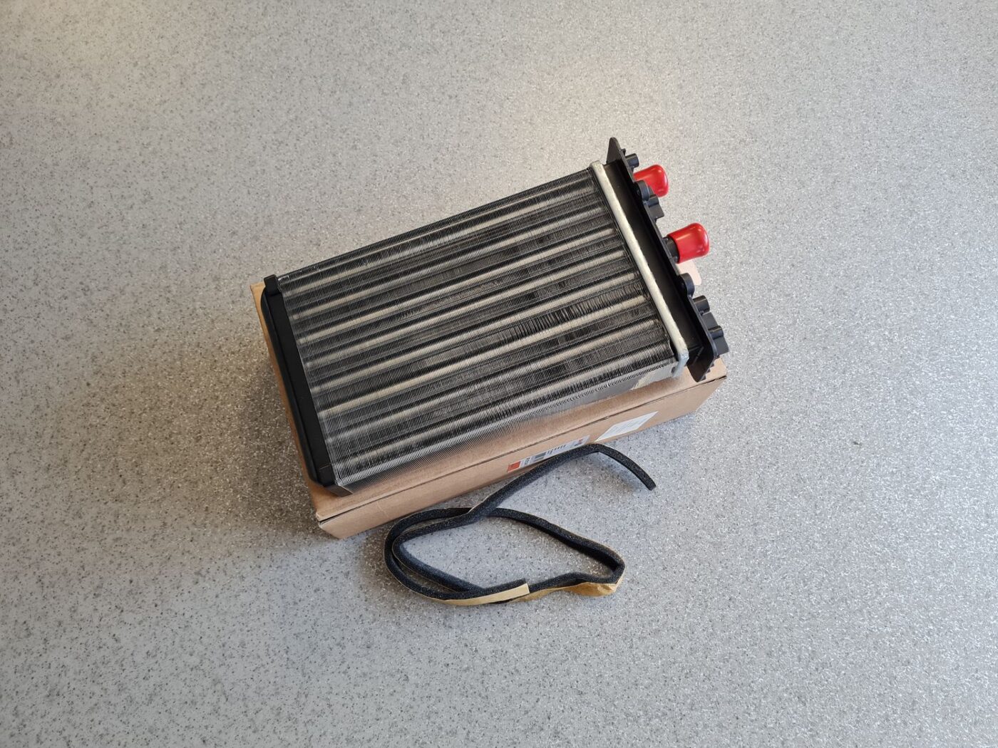 Apsildes sistēmas radiators priekš