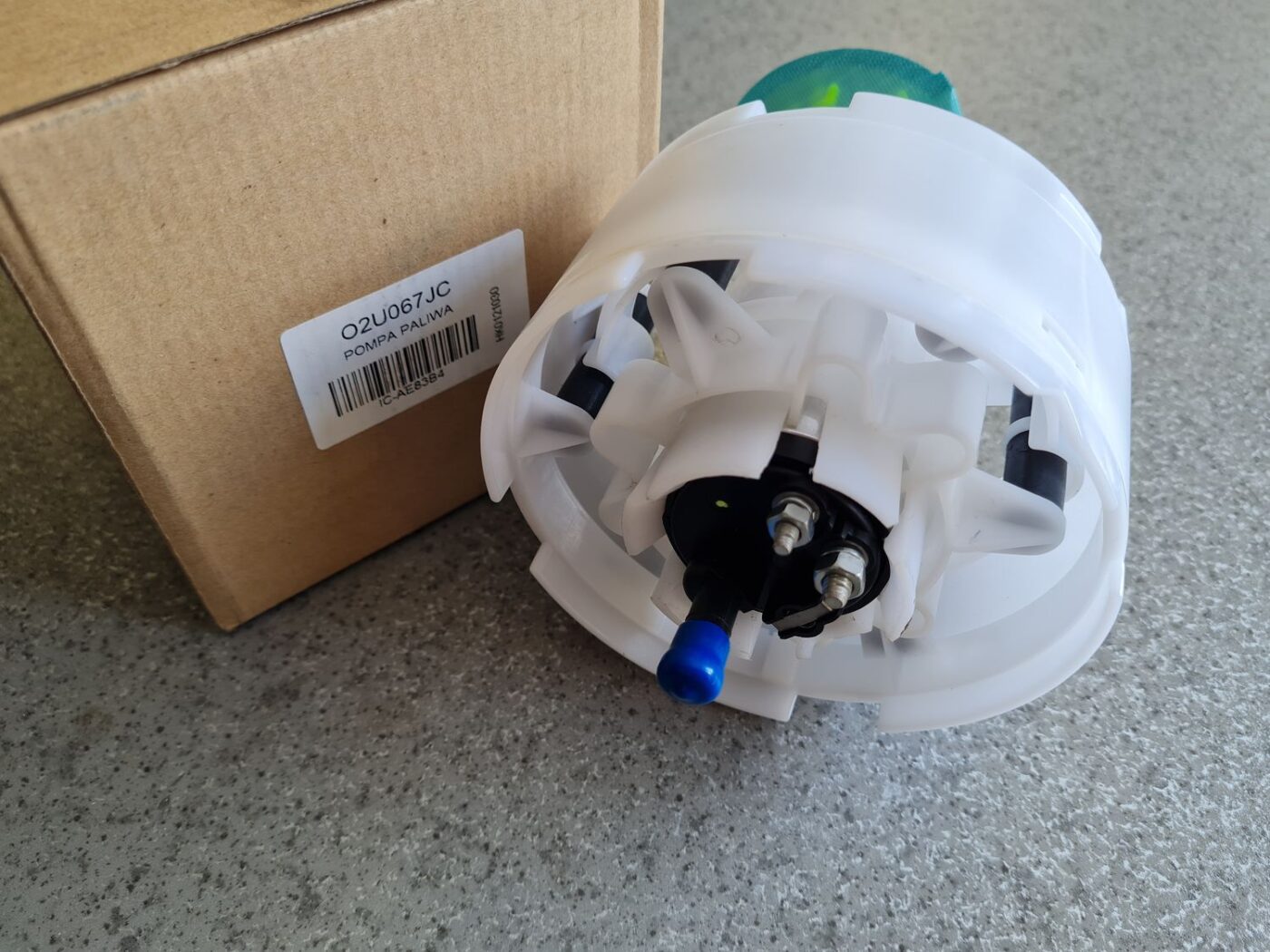 Degvielas tvertnes sūknis priekš 2 Degvielas tvertnes sūknis priekš