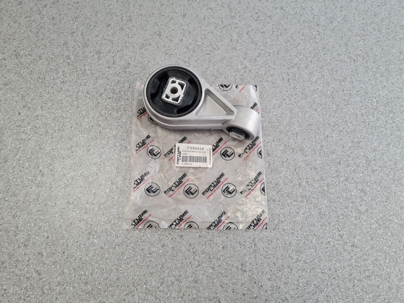 Dzinēja spilvens priekš 1 Dzinēja spilvens priekš