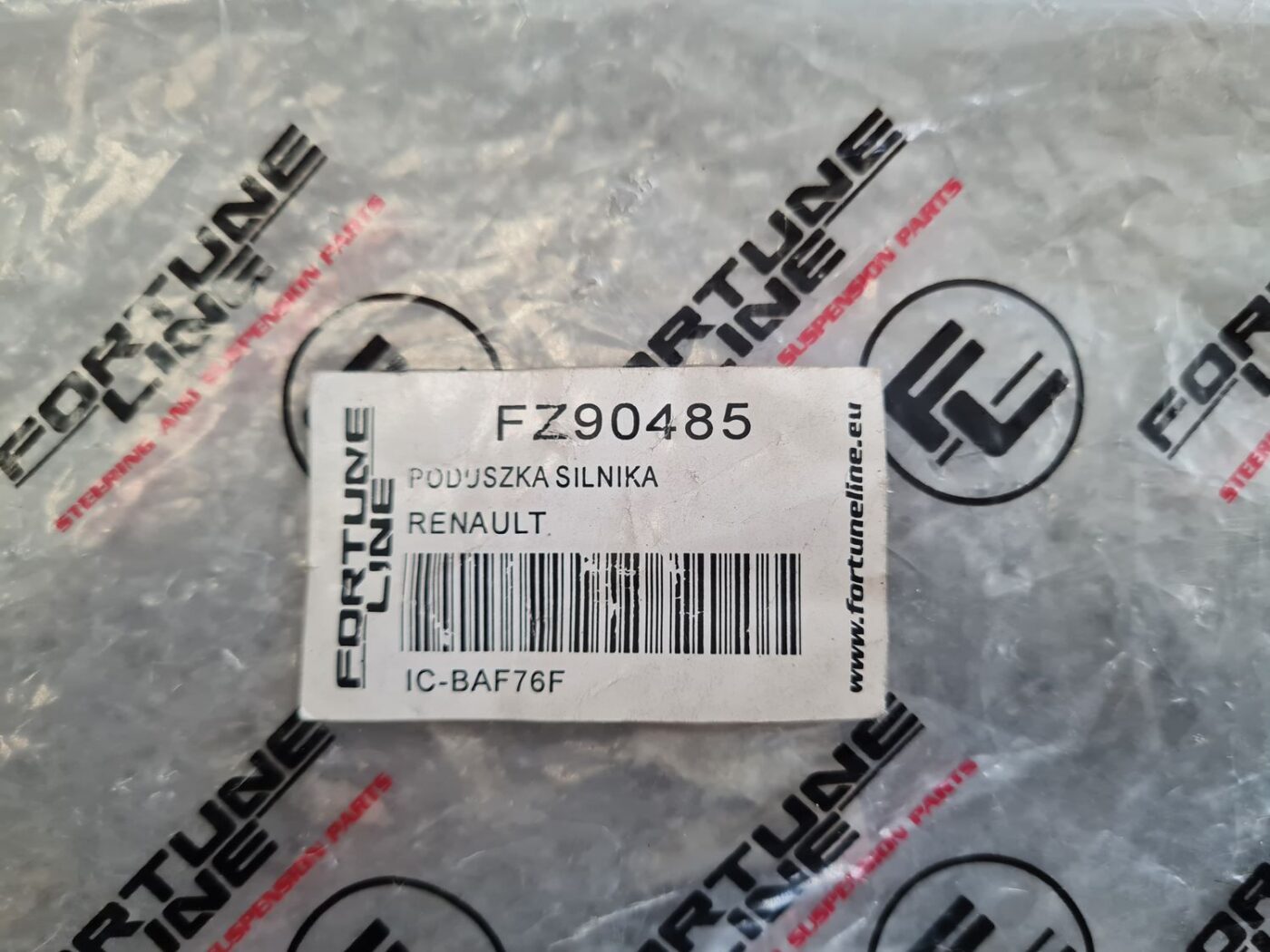 Dzinēja kronšteins priekš