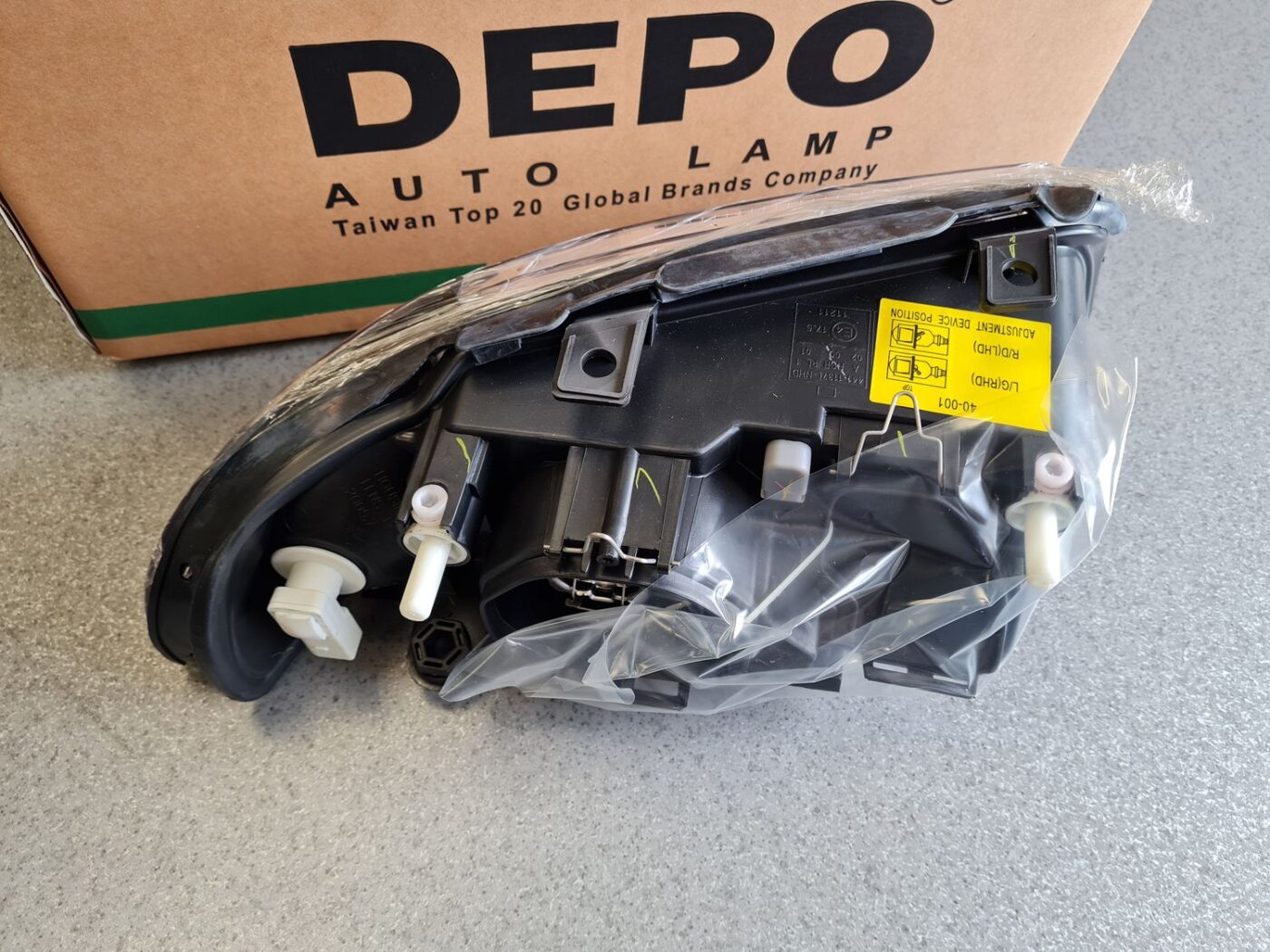 Priekšējais kreisais lukturis priekš