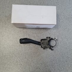 Pagrieziena rādītāju slēdzis priekš