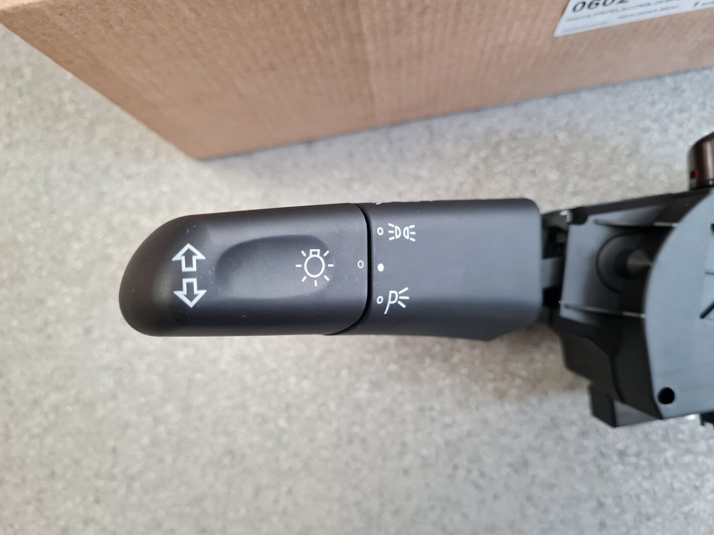 Stūres statnes slēdzis priekš 2 Stūres statnes slēdzis priekš