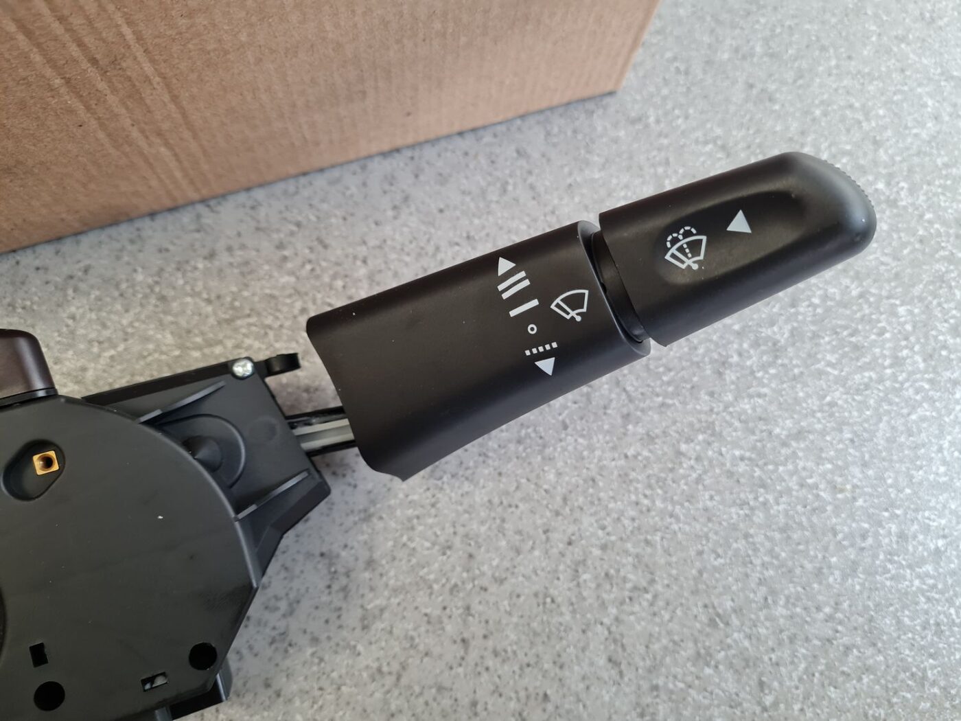 Stūres statnes slēdzis priekš 6 Stūres statnes slēdzis priekš