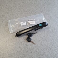 Aizmugurējais kreisais durvju rokturis priekš