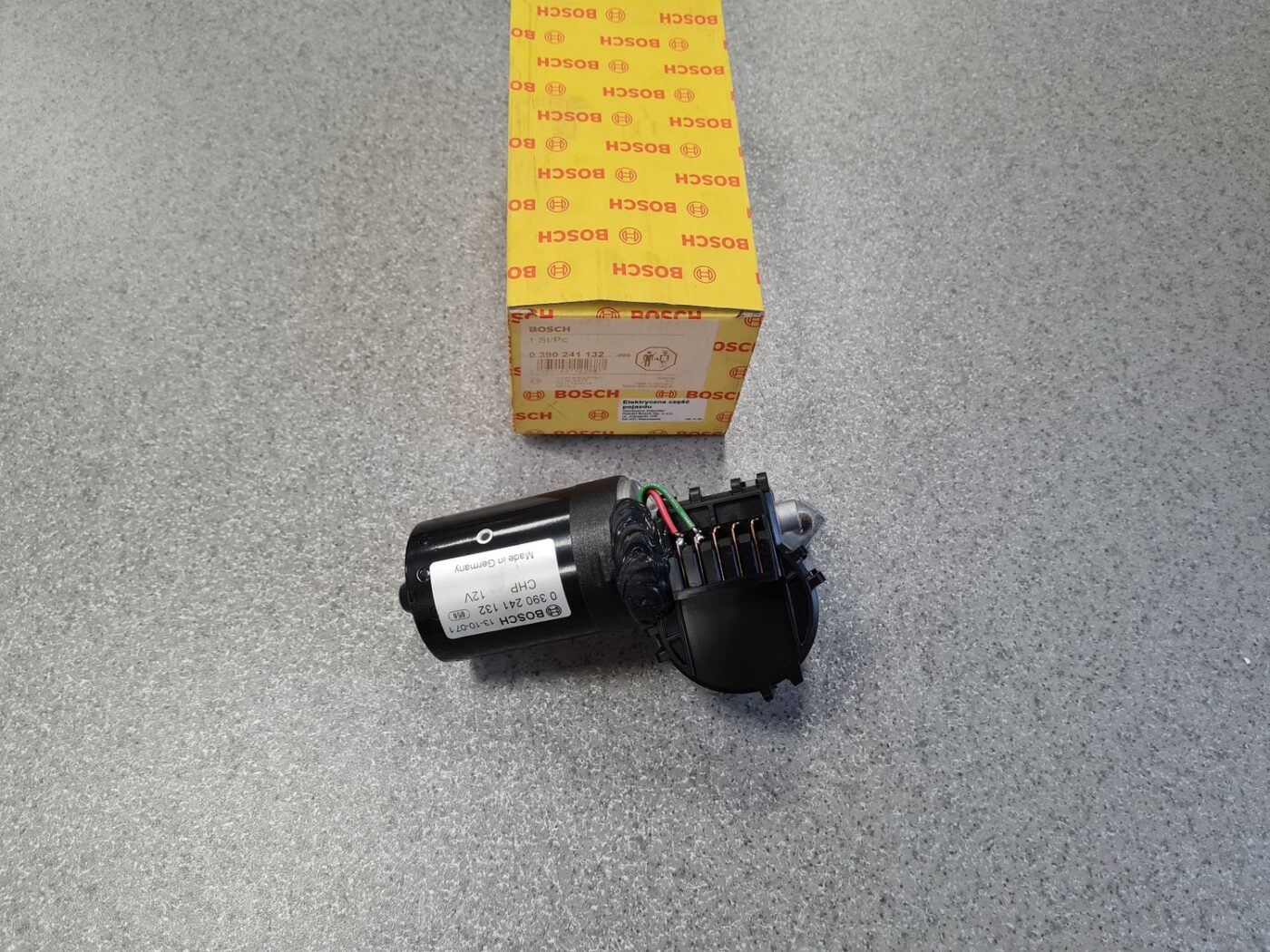 Vējstikla tīrītāja motors priekš 2 Vējstikla tīrītāja motors priekš