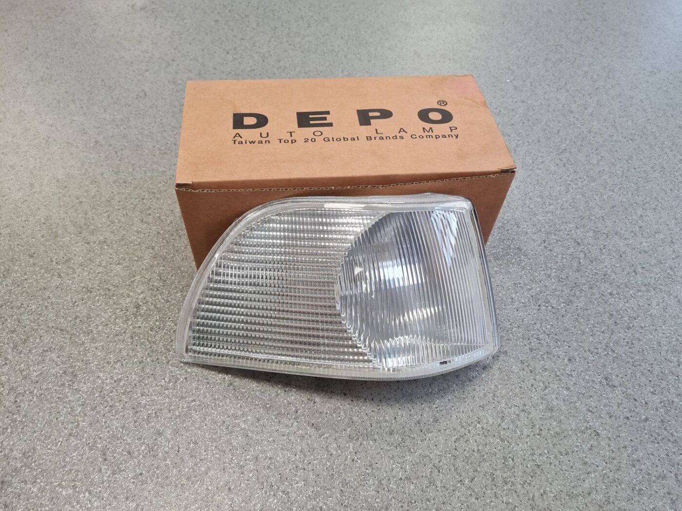 Pagrieziena signala lukturis priekš 1 Pagrieziena signala lukturis priekš