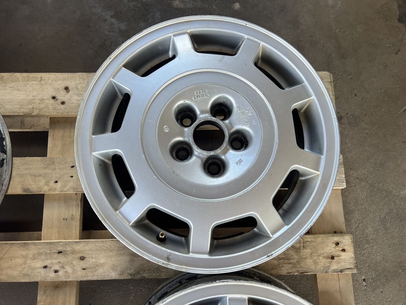 Lietie diski - vieglmetāla (kpl) priekš VW GOLF IV 1999