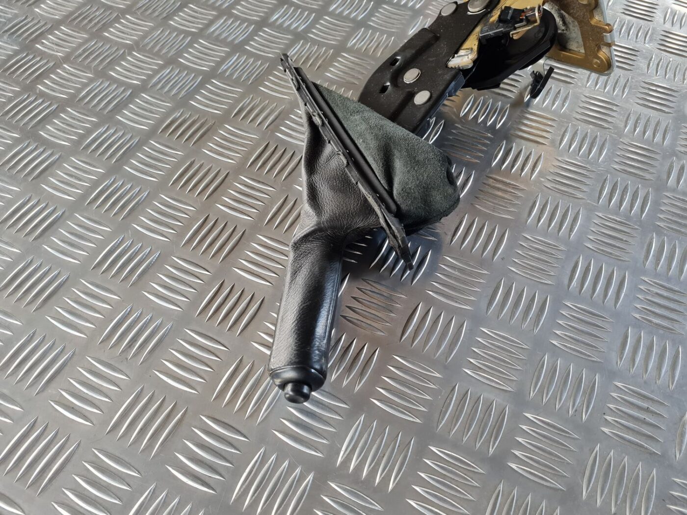 Stāvbremzes svira priekš SAAB 9-5 1999