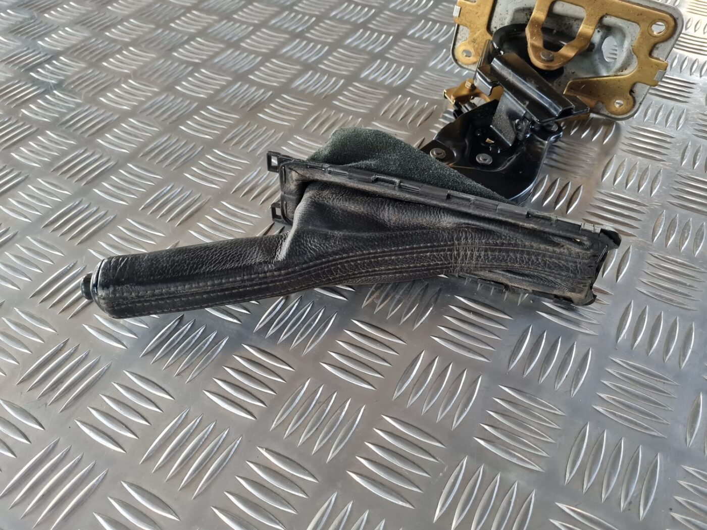 Stāvbremzes svira priekš SAAB 9-5 1999