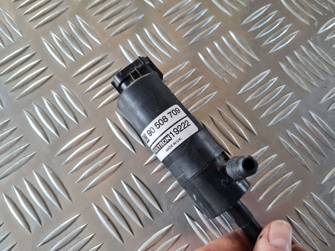 Mazgātāja šķidruma sūknis priekš SAAB 9-5 1999 2 Mazgātāja šķidruma sūknis priekš SAAB 9-5 1999