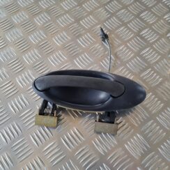 Priekšējāis labais durvju rokturis priekš SAAB 9-5 1999