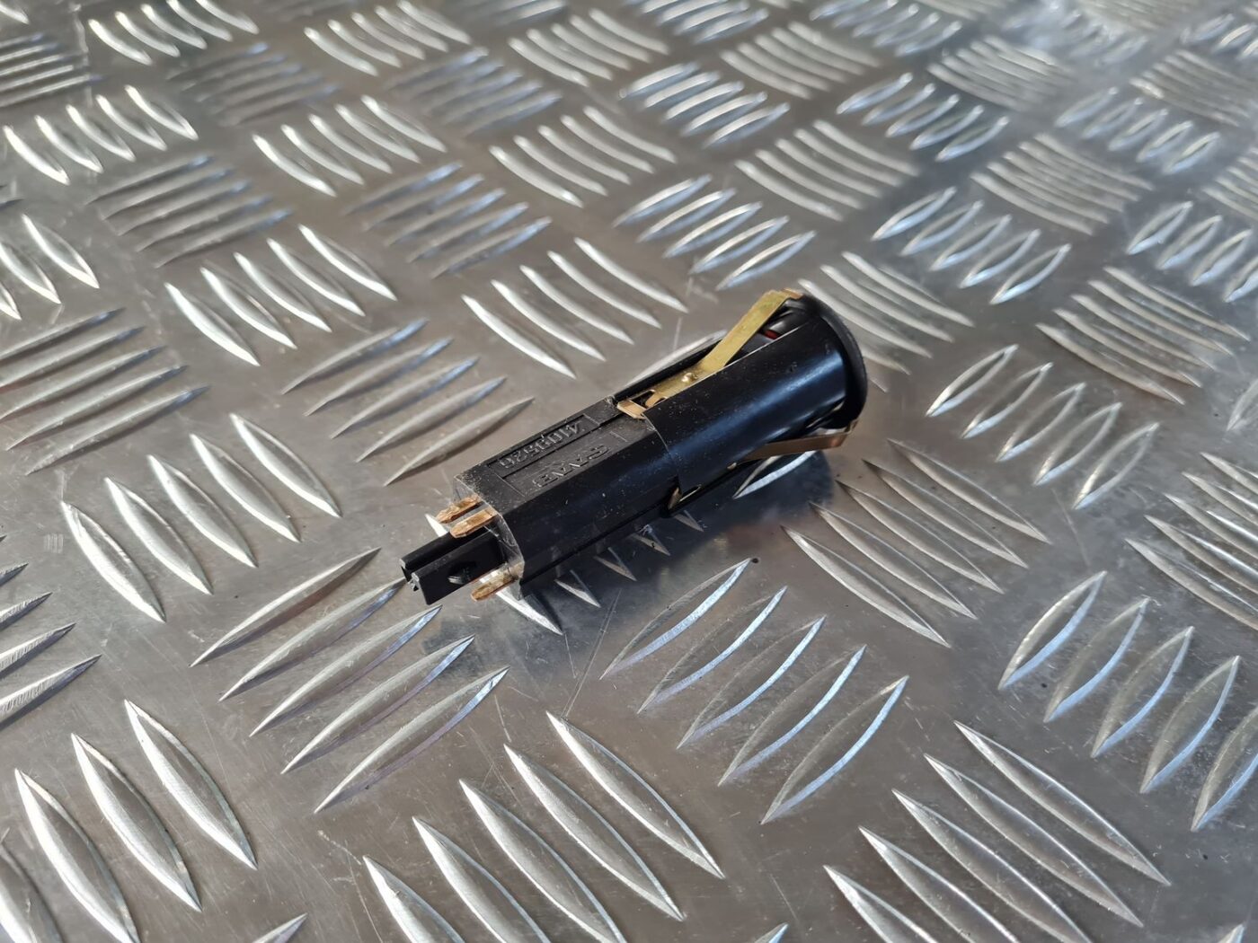 Trauksmes poga priekš SAAB 9-5 1999 4 Trauksmes poga priekš SAAB 9-5 1999