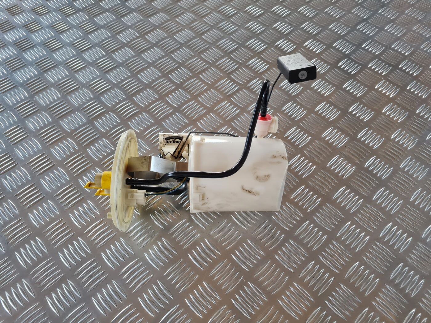 Degvielas tvertnes sūknis priekš SAAB 9-5 1999