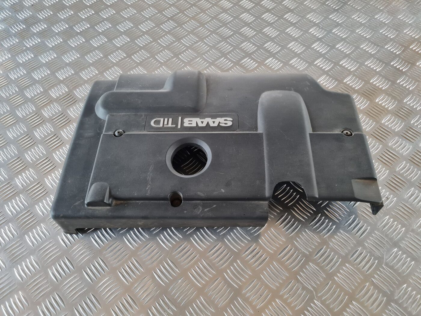 Dzinēja dekoratīvais vāks priekš SAAB 9-5 1999 2 Dzinēja dekoratīvais vāks priekš SAAB 9-5 1999