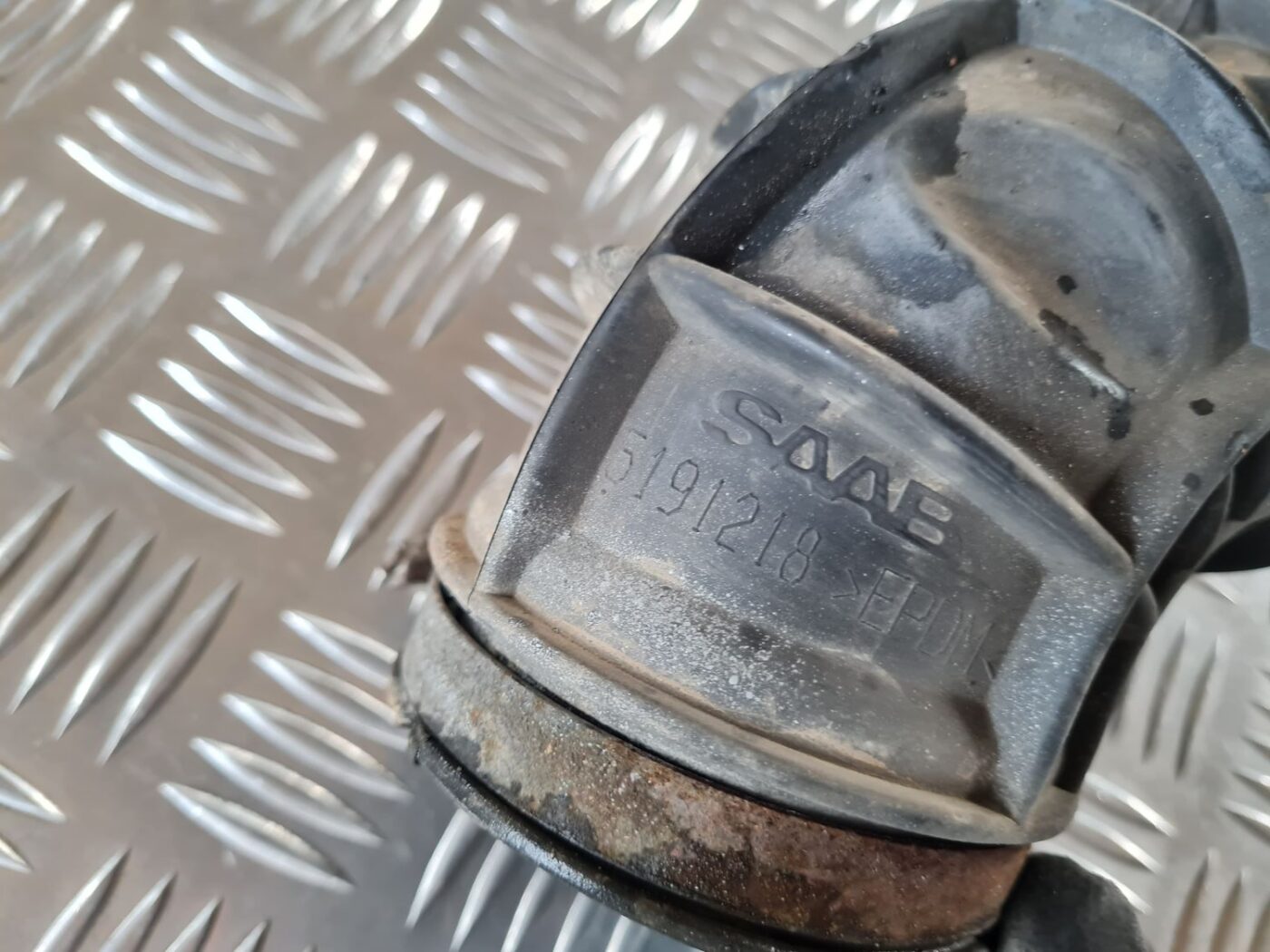 Gaisa filtra korpusa caurule priekš SAAB 9-5 1999 2 Gaisa filtra korpusa caurule priekš SAAB 9-5 1999