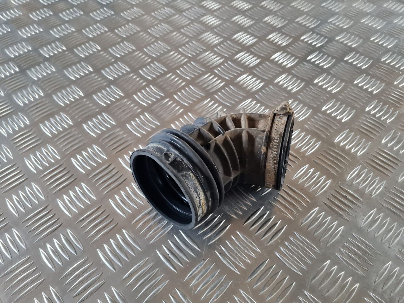 Gaisa filtra korpusa caurule priekš SAAB 9-5 1999 3 Gaisa filtra korpusa caurule priekš SAAB 9-5 1999