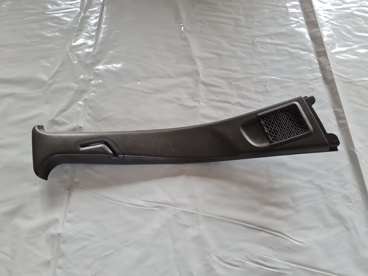 Vidējas salona statnes apdare priekš SAAB 9-5 1999