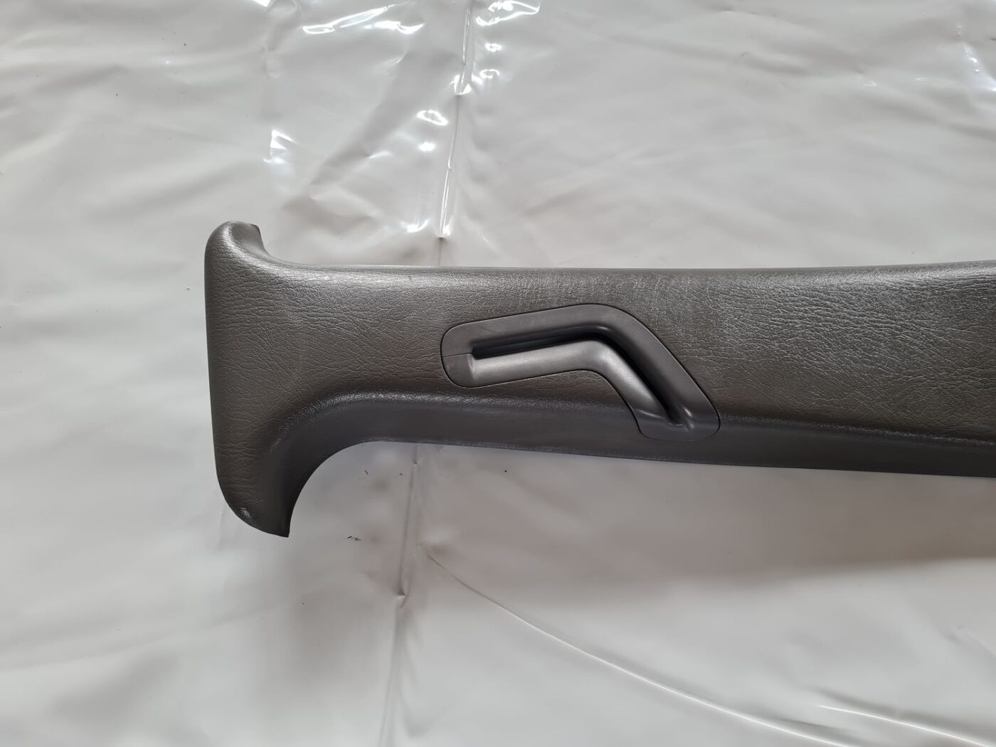 Vidējas salona statnes apdare priekš SAAB 9-5 1999