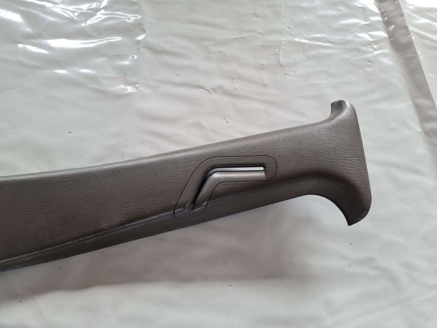 Vidējas salona statnes apdare priekš SAAB 9-5 1999