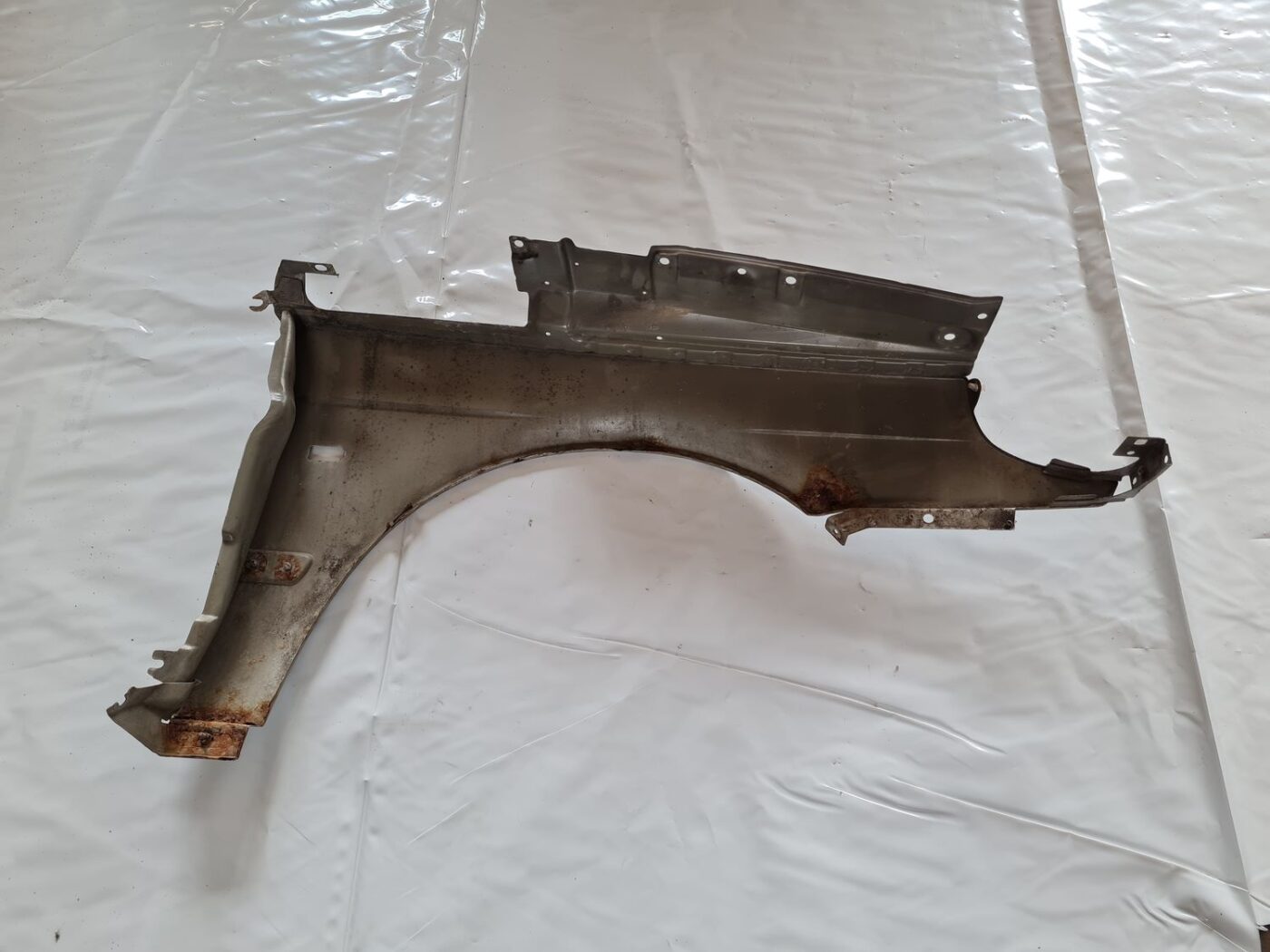 Priekšējais kreisais spārns priekš SAAB 9-5 1999 5 Priekšējais kreisais spārns priekš SAAB 9-5 1999