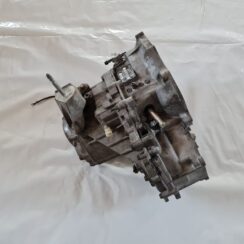 Mehāniska pārnesumkārba priekš SAAB 9-5 1999