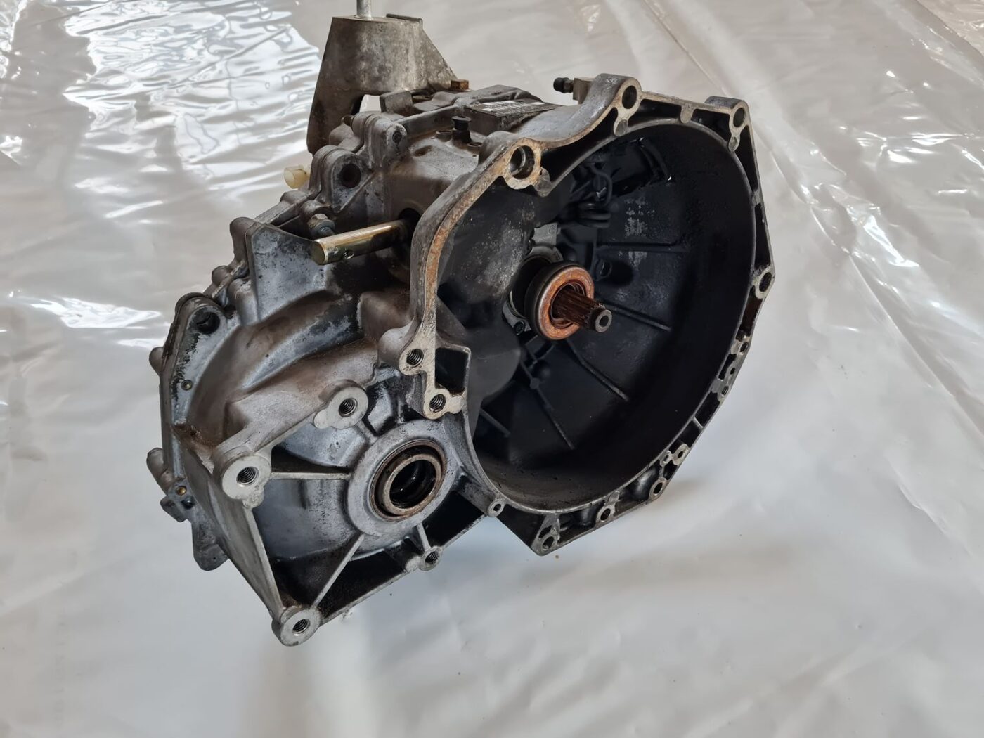 Mehāniska pārnesumkārba priekš SAAB 9-5 1999