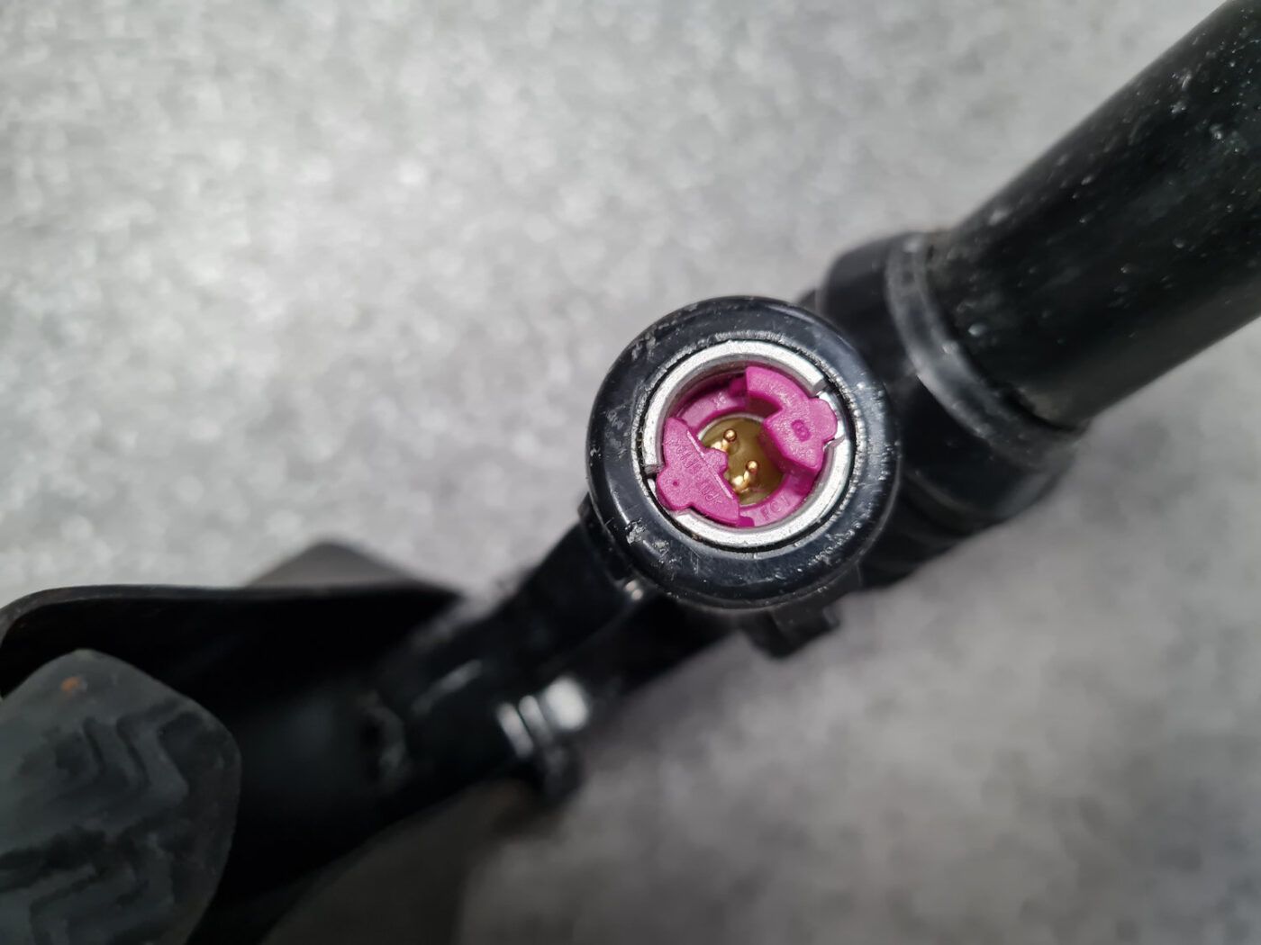 Priekšējā kreisā drošības josta priekš VOLVO V60 2012