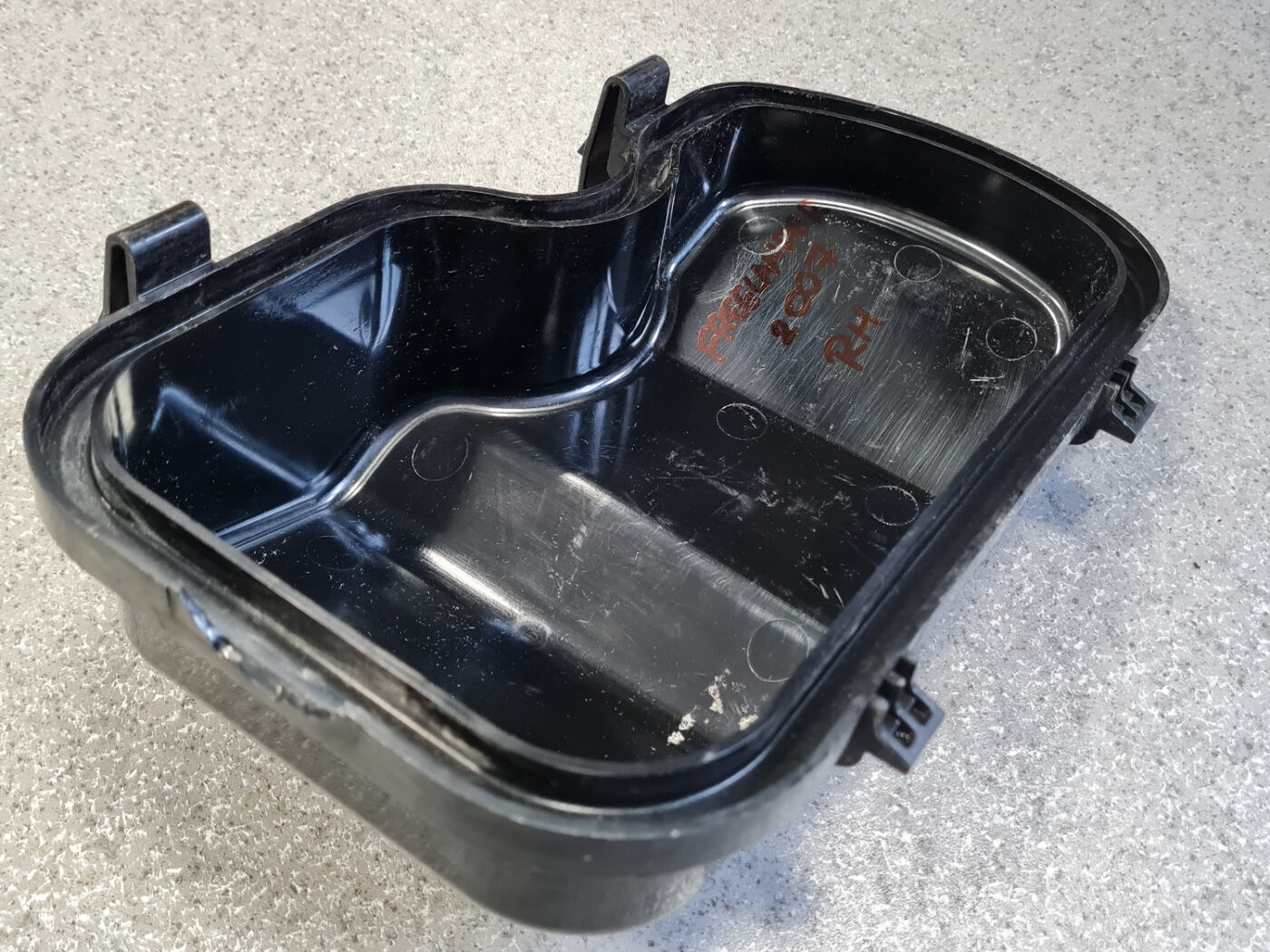 Priekšēja luktura vāks priekš LAND ROVER FREELANDER 2007 3 Priekšēja luktura vāks priekš LAND ROVER FREELANDER 2007