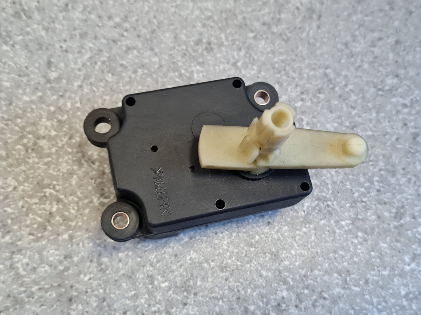 Apsildes sistēmas aktuators priekš VOLVO V70 2002 SILVER