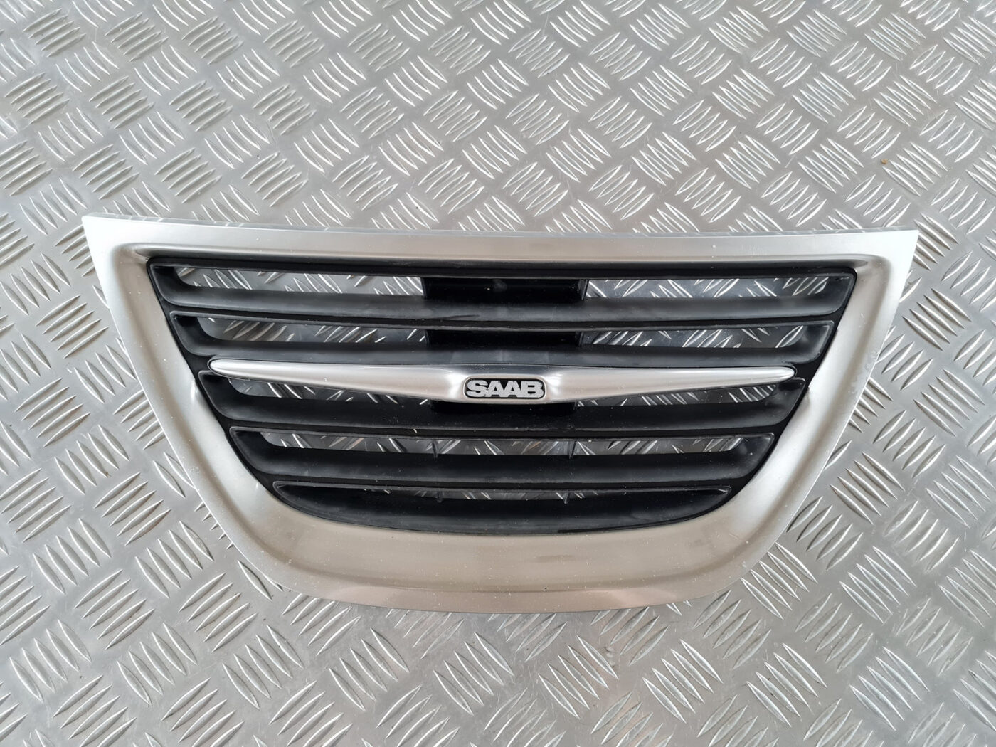 Bufera reste priekš SAAB 9-3 2009 2 Bufera reste priekš SAAB 9-3 2009