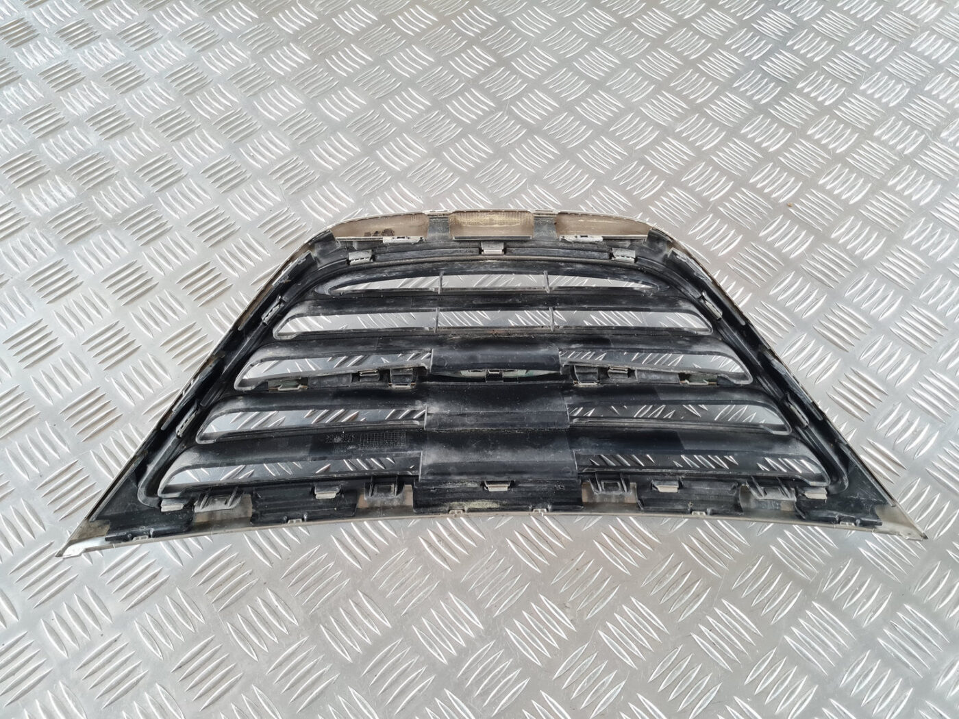 Bufera reste priekš SAAB 9-3 2009 8 Bufera reste priekš SAAB 9-3 2009