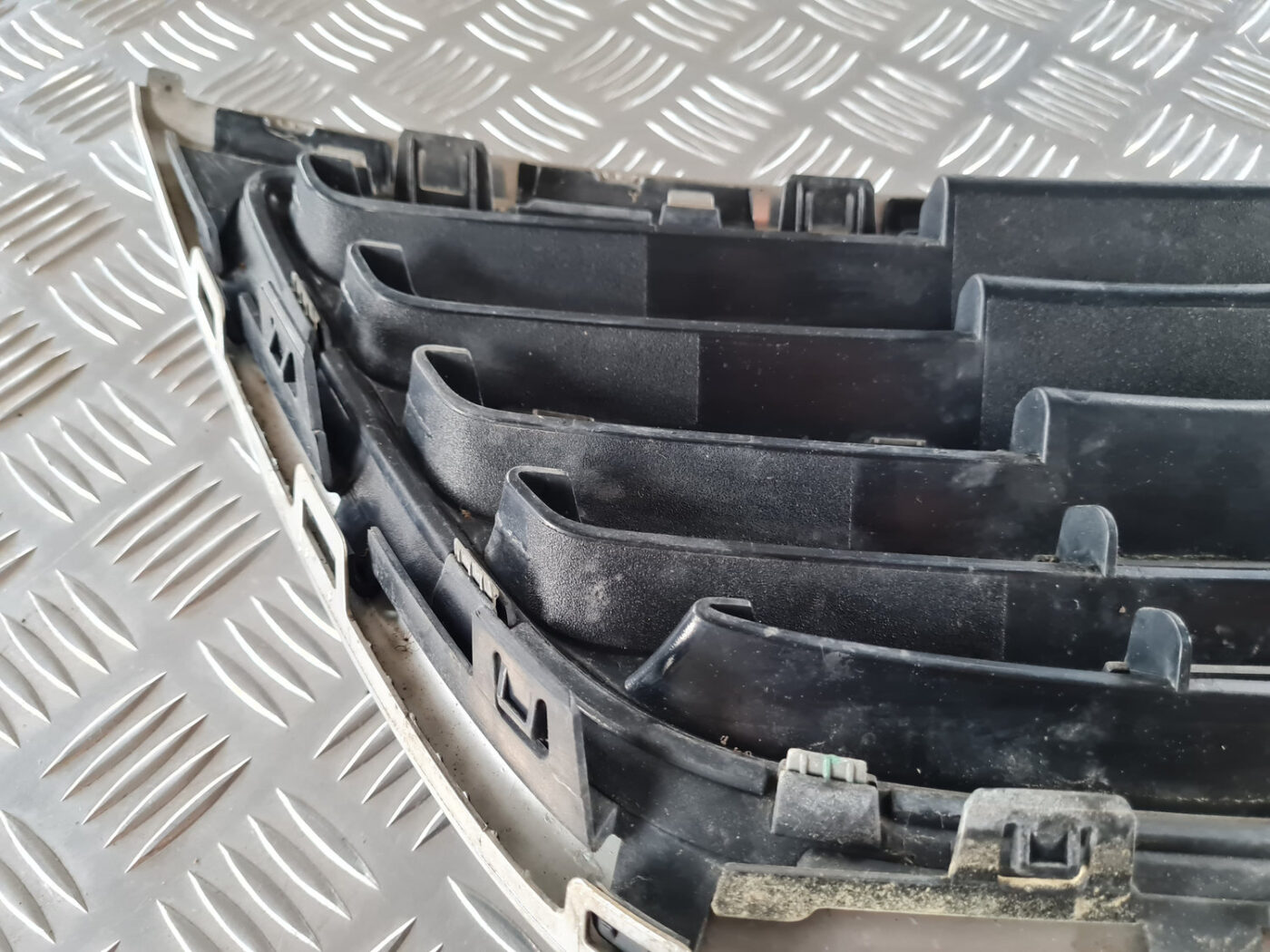 Bufera reste priekš SAAB 9-3 2009 4 Bufera reste priekš SAAB 9-3 2009