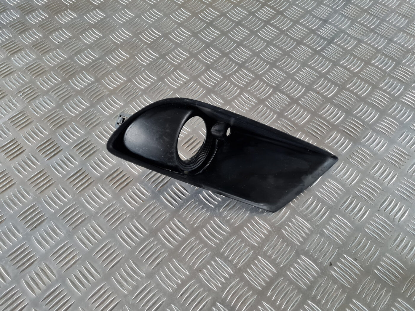 Miglas luktura reste, pa labi priekš SAAB 9-3 2009 1 Miglas luktura reste, pa labi priekš SAAB 9-3 2009