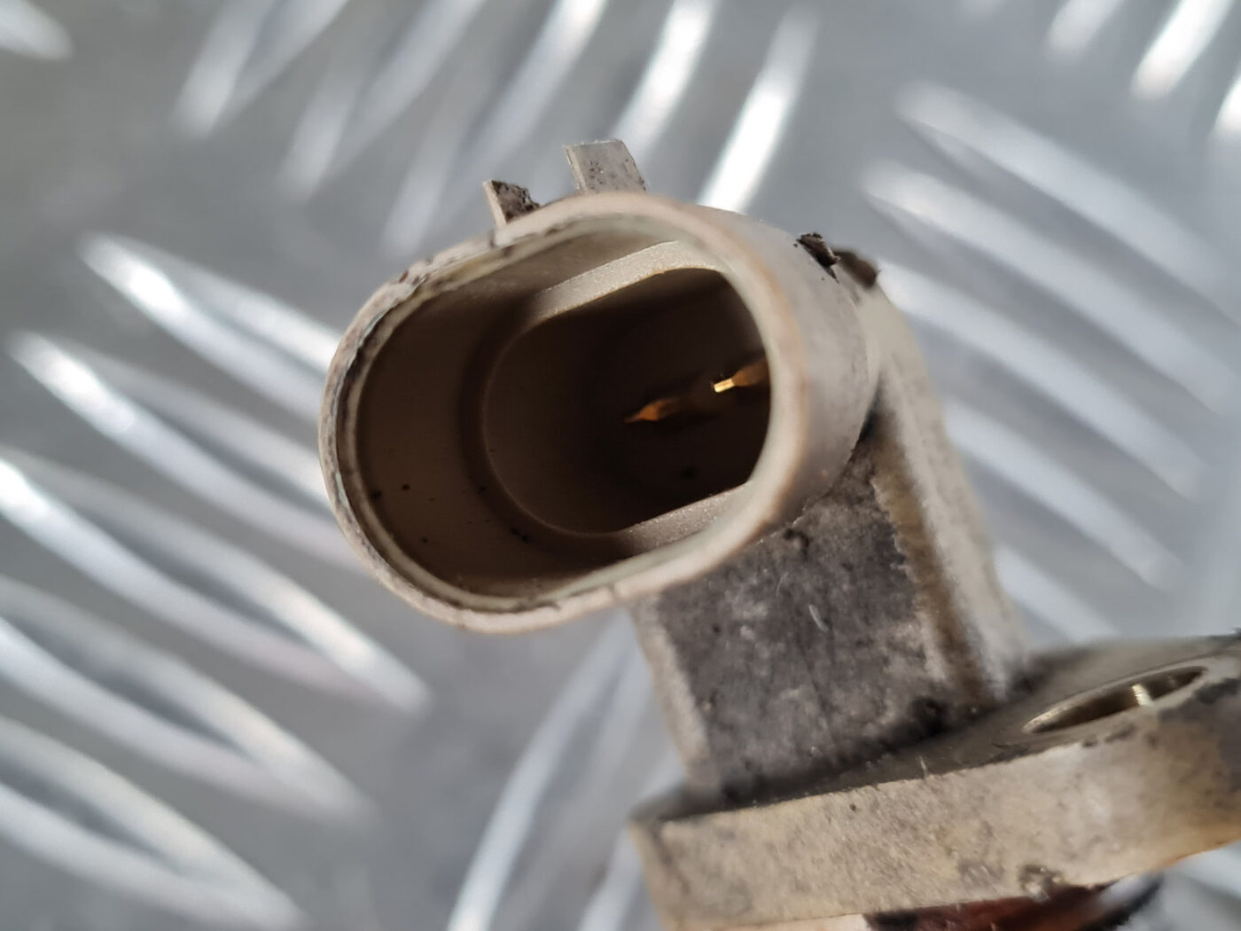 Kloķvārpstas devējs priekš SAAB 9-3 2009 3 Kloķvārpstas devējs priekš SAAB 9-3 2009