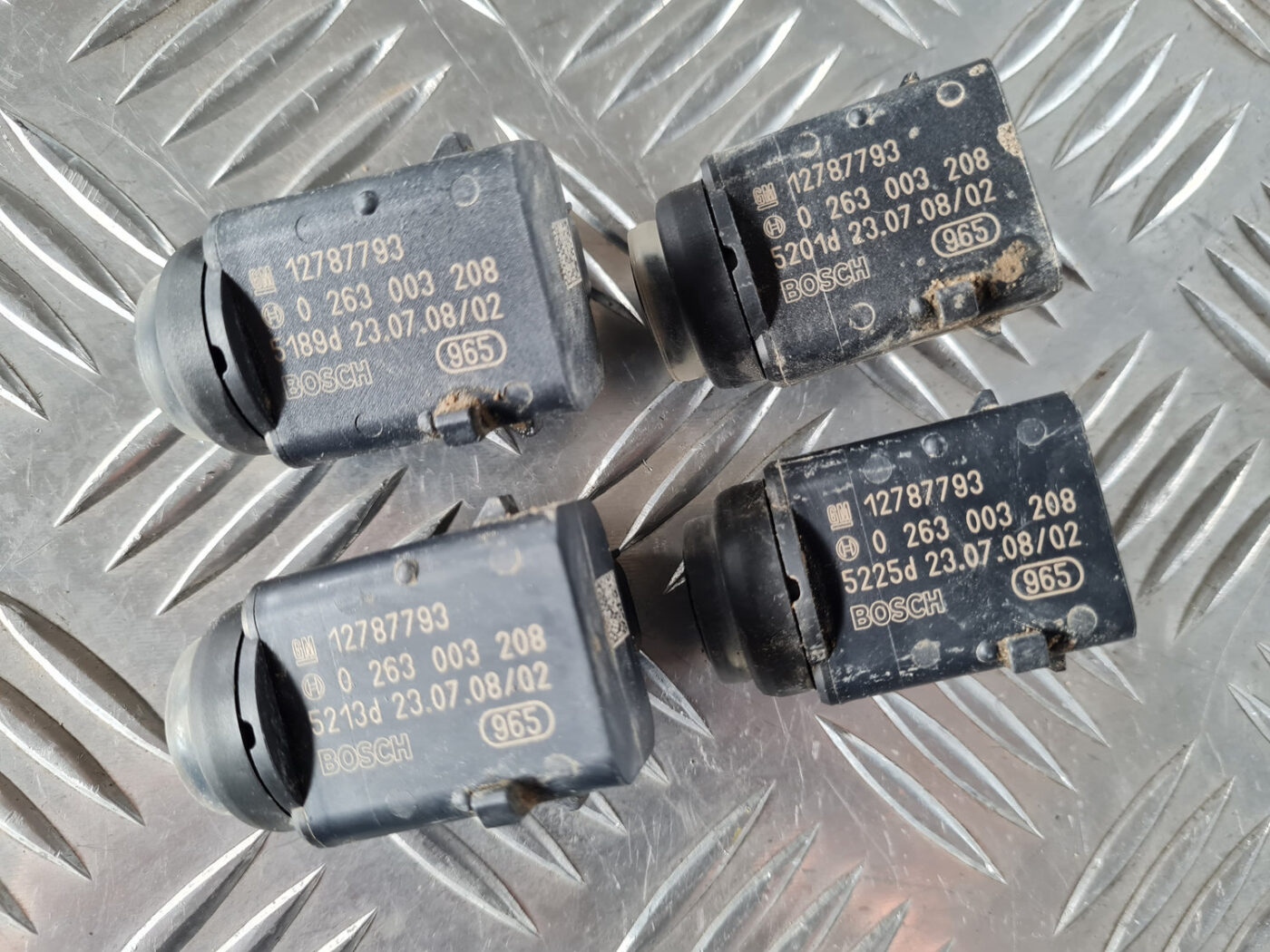 Parkošanās devējs priekš SAAB 9-3 2009 2 Parkošanās devējs priekš SAAB 9-3 2009