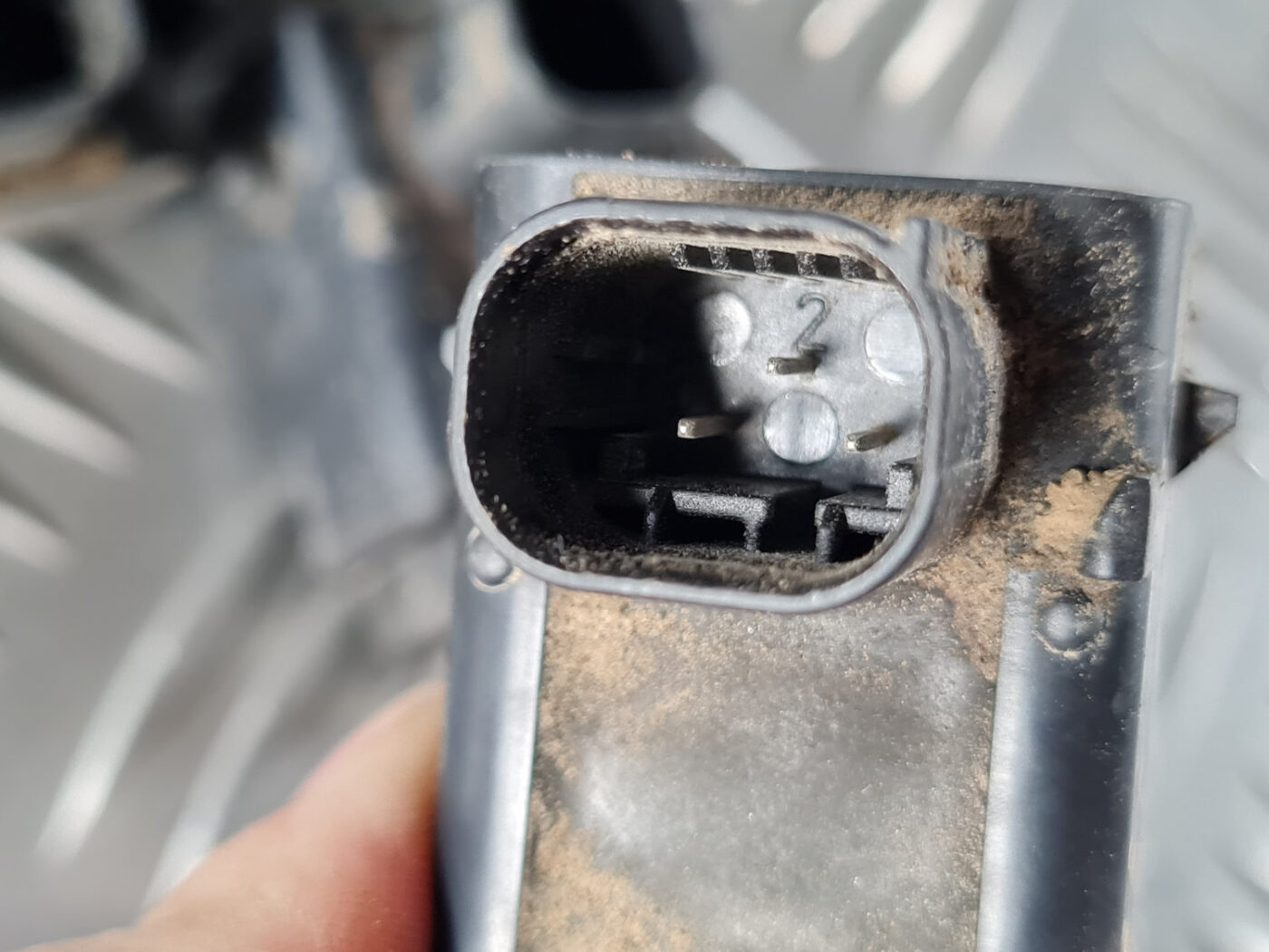 Parkošanās devējs priekš SAAB 9-3 2009 3 Parkošanās devējs priekš SAAB 9-3 2009