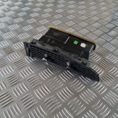 Mērinstrumentu paneļa gaisa vads, centrā priekš SAAB 9-3 2009