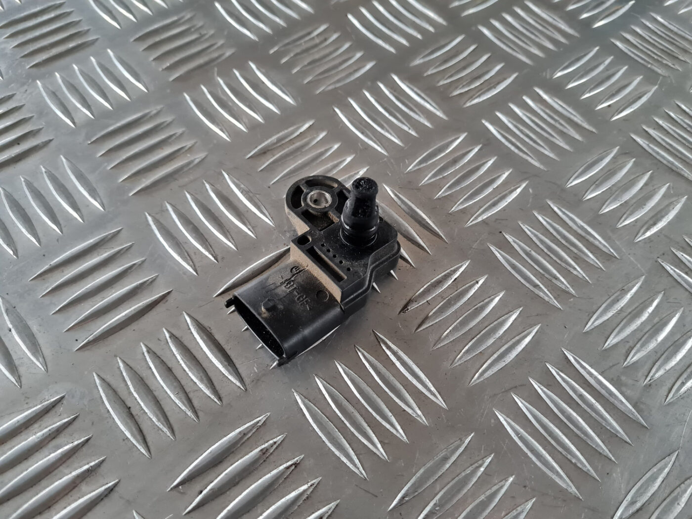 Ieplūdes kolektora spiediena devējs priekš SAAB 9-3 2009