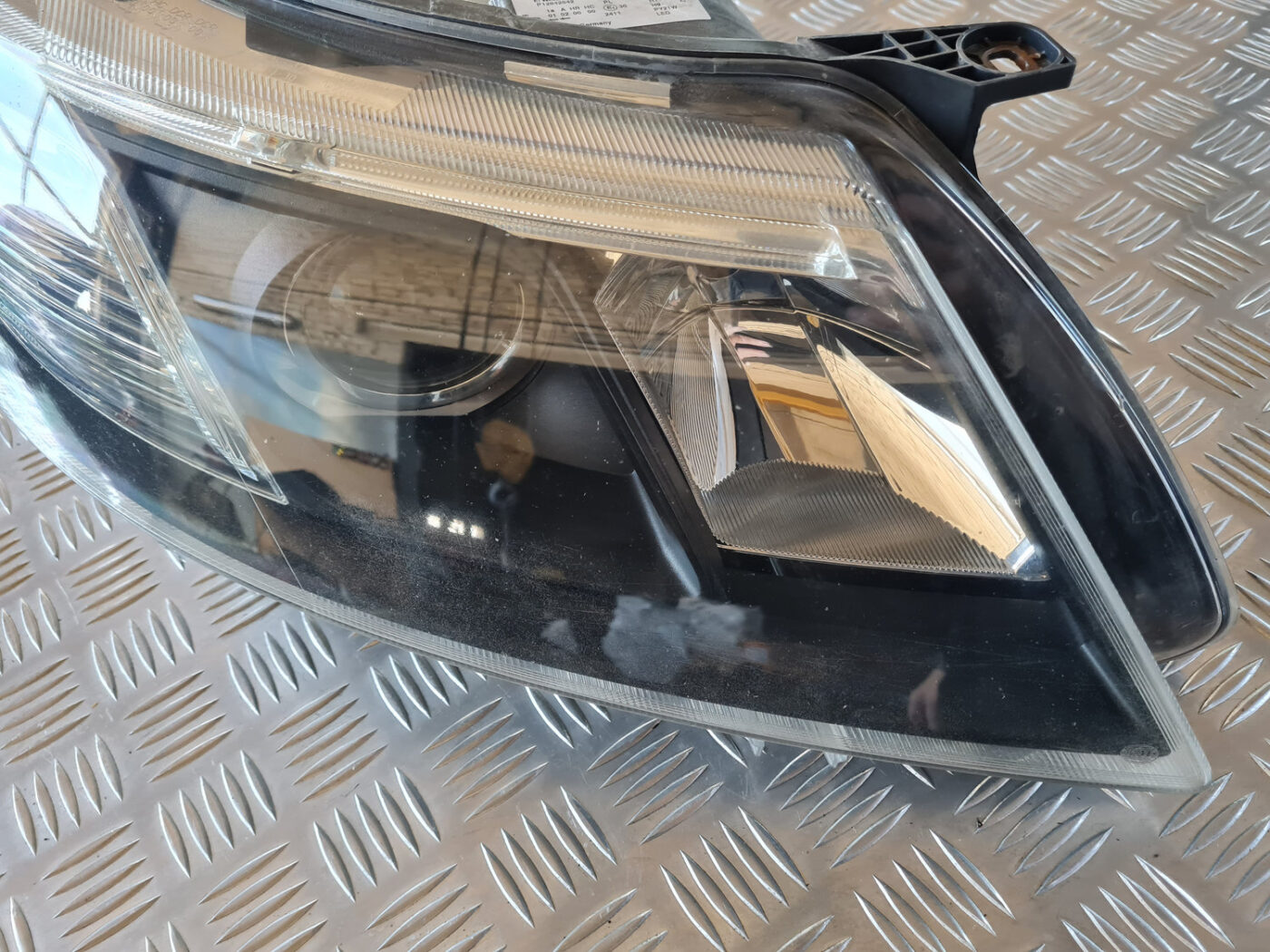 Priekšējais labais lukturis priekš SAAB 9-3 2009