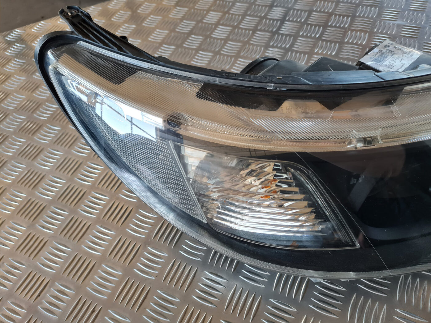 Priekšējais labais lukturis priekš SAAB 9-3 2009