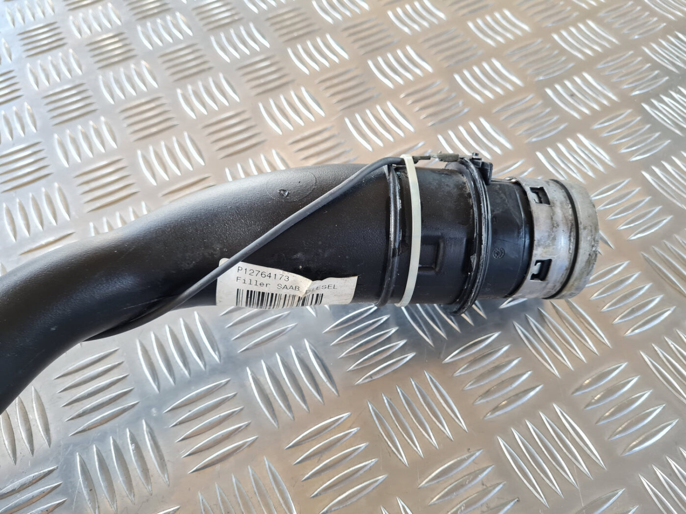 Degvielas tvertnes ielējama caurule priekš SAAB 9-3 2009 2 Degvielas tvertnes ielējama caurule priekš SAAB 9-3 2009