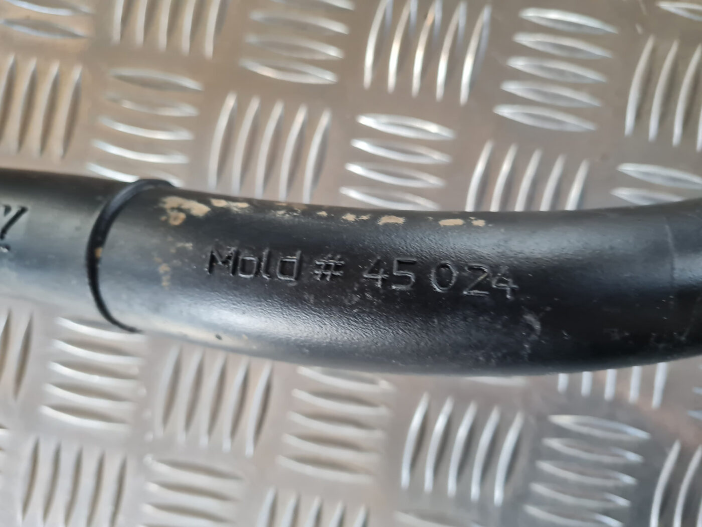 Degvielas tvertnes ielējama caurule priekš SAAB 9-3 2009 5 Degvielas tvertnes ielējama caurule priekš SAAB 9-3 2009