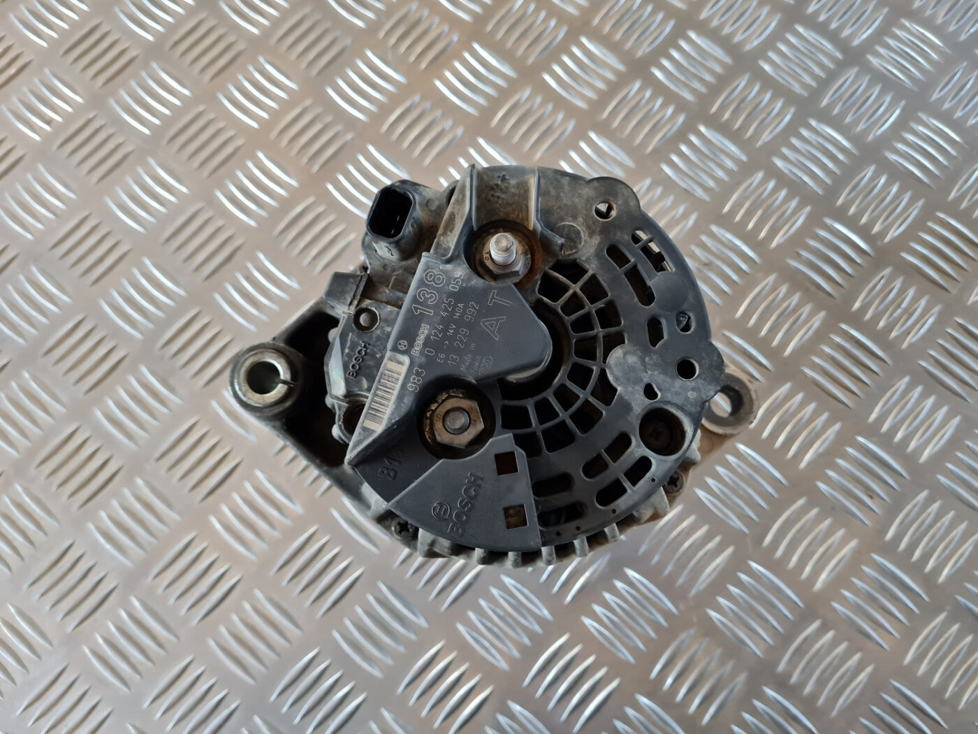 Ģenerators priekš SAAB 9-3 2009