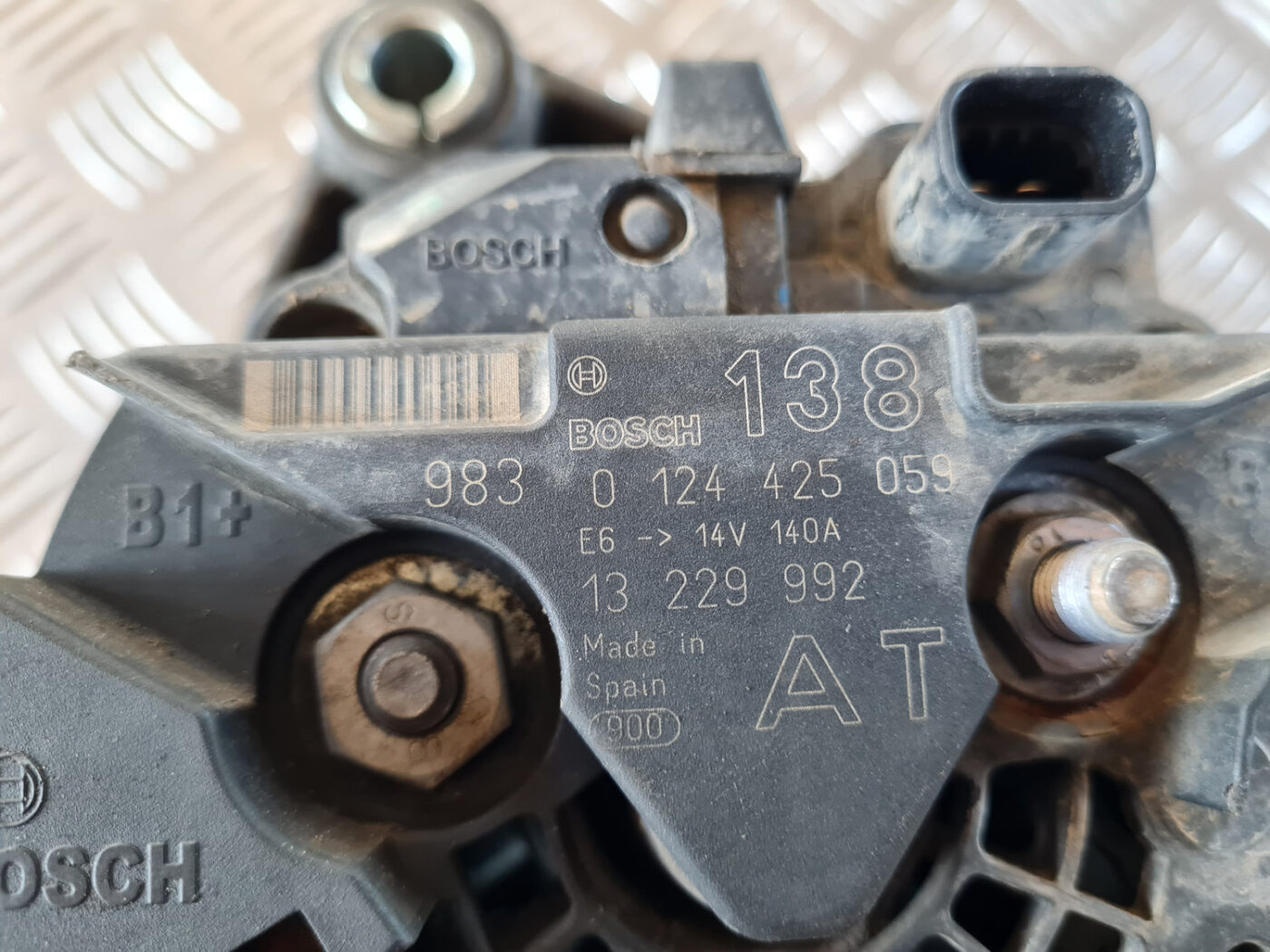 Ģenerators priekš SAAB 9-3 2009