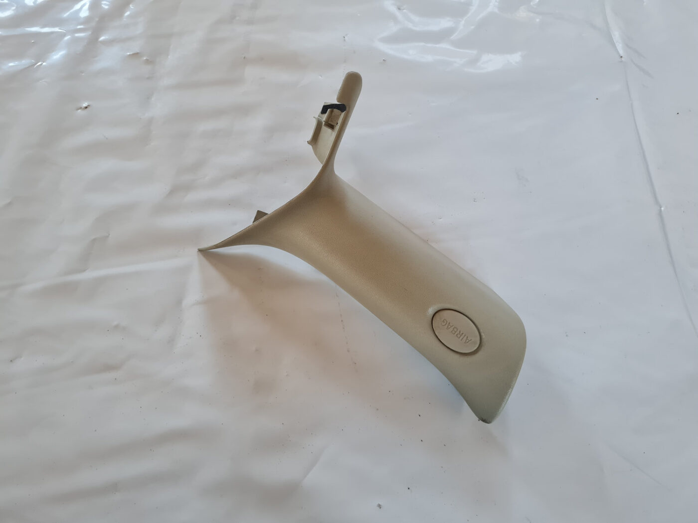 Aizmugurējas salona statnes apdare priekš SAAB 9-3 2009 1 Aizmugurējas salona statnes apdare priekš SAAB 9-3 2009