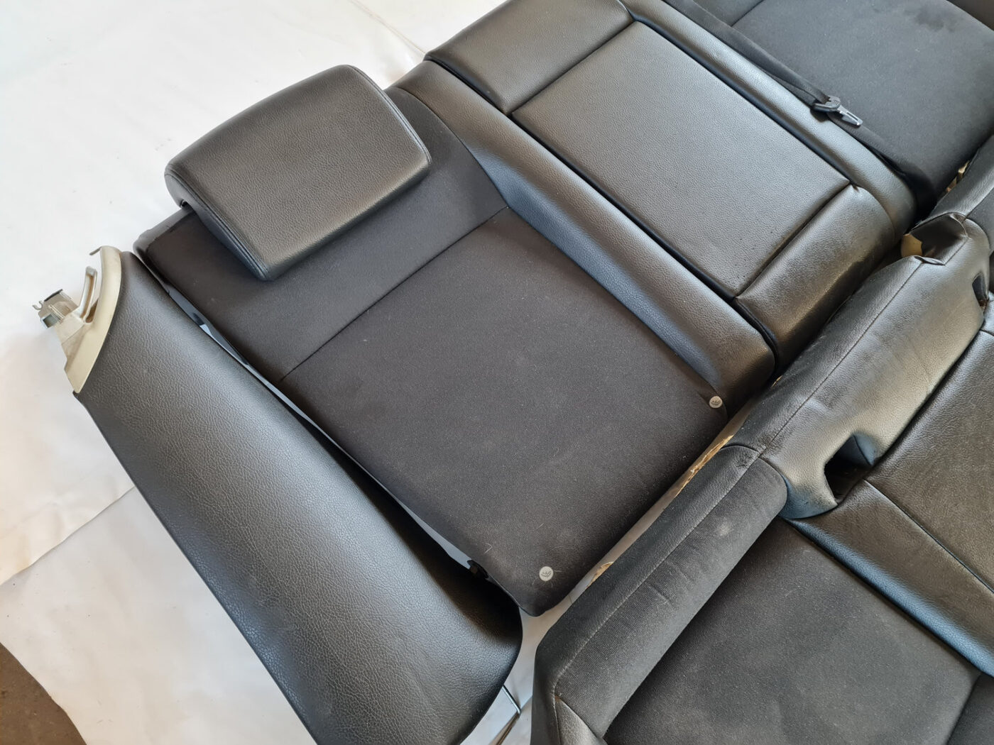 Aizmugurējais sēdeklis priekš SAAB 9-3 2009 5 Aizmugurējais sēdeklis priekš SAAB 9-3 2009