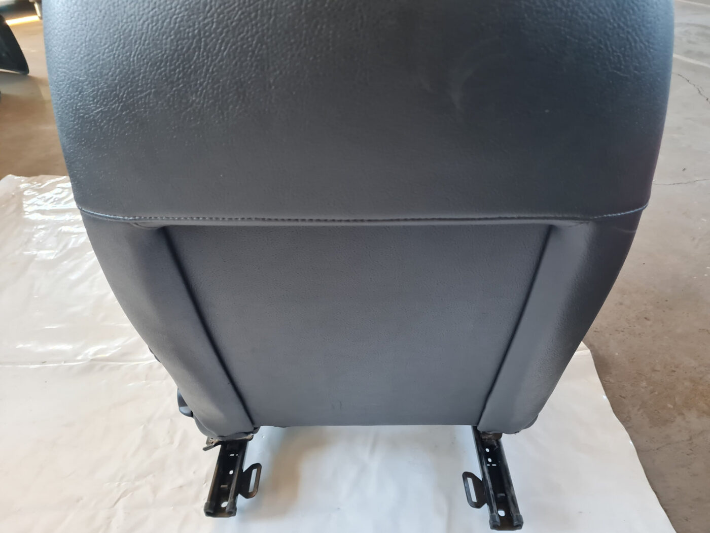 Priekšējais kreisais sēdeklis priekš SAAB 9-3 2009